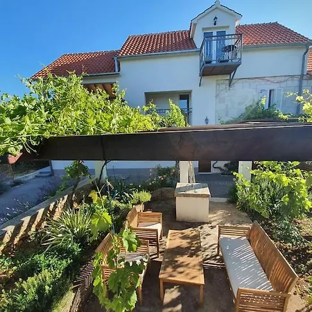 Anno 1911 Villa *